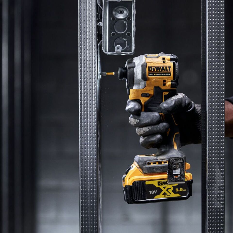 Dewalt DCF850N Akülü Darbeli Vidalama Makinası Solo