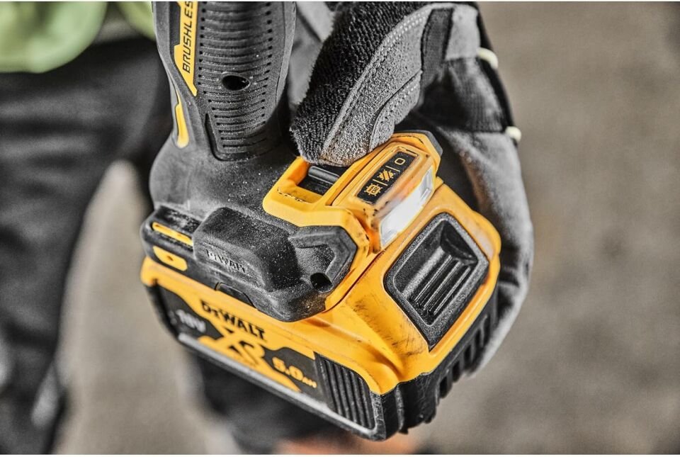 Dewalt DCD805P2T 18V 5.0 Ah Akülü Darbeli Matkap DCD805P2T