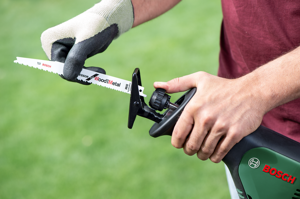 Bosch AdvancedRecip 18 Tek Akülü 2.5 Ah Tilki Kuyruğu Testere