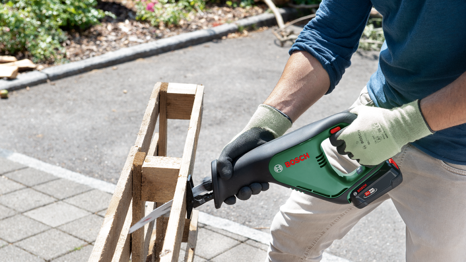 Bosch AdvancedRecip 18 Tek Akülü 2.5 Ah Tilki Kuyruğu Testere