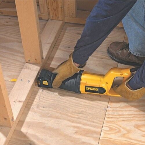 Dewalt 1100W Tilki Kuyruğu Testere DWE305PK