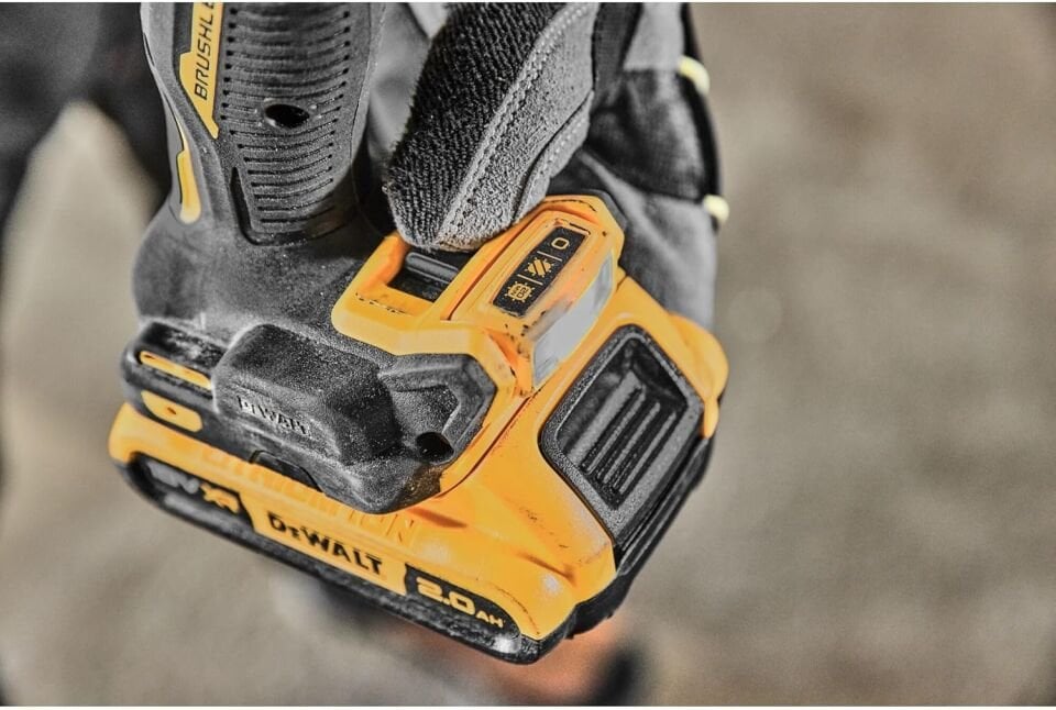 Dewalt DCD800D2T 18V 2.0 Ah Kömürsüz Vidalama Makinası Çift Akülü