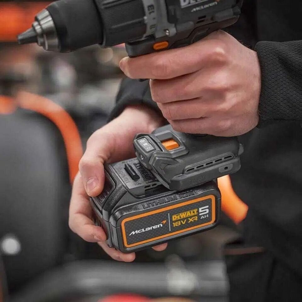 Dewalt x McLaren DCD85MP2T 18V 5 AH Çift Akülü Darbeli Matkap