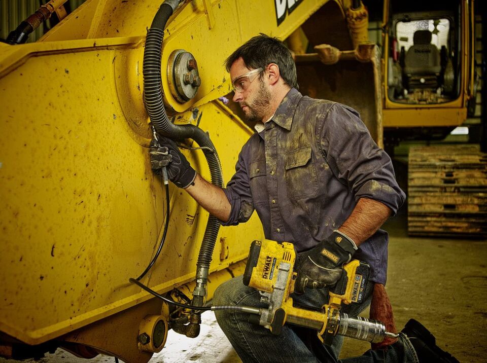Dewalt DCGG571M1 18V 4AH Li-Ion Akülü Gres Pompası