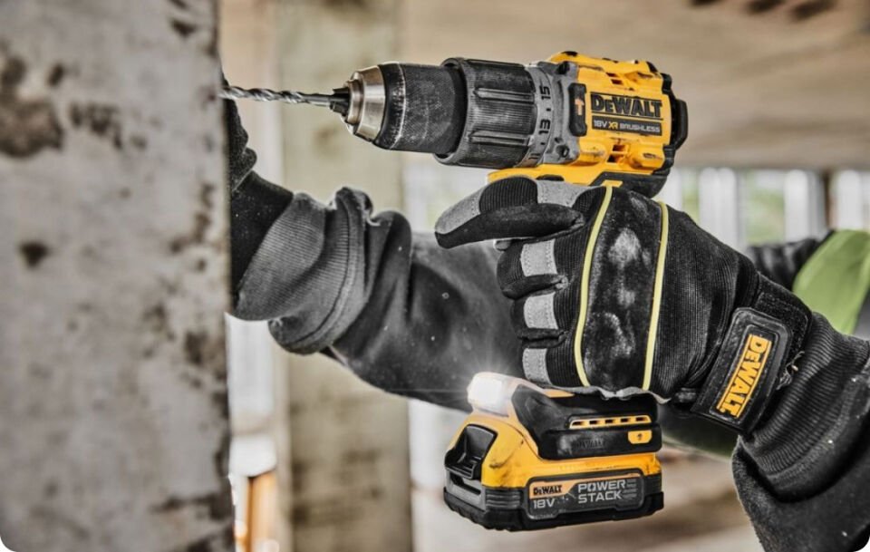 Dewalt DCD805D2T 18V 2Ah Çift Akülü Darbeli Matkap Kömürsüz