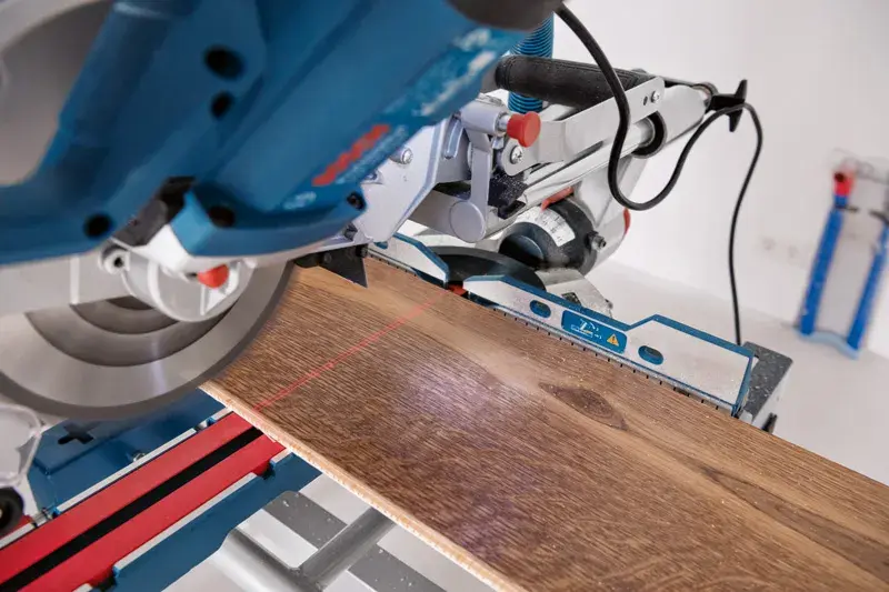 Bosch GCM 305-216 D Gönye Testere