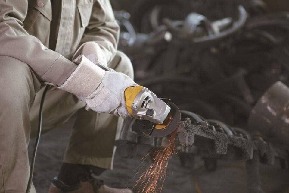 Stanley 900W 115mm Avuç Taşlama STGS9115