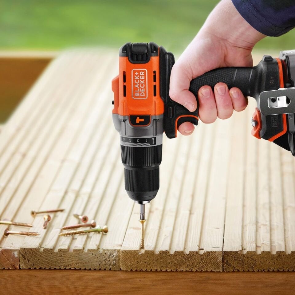 Black+Decker BCD383D2XK 18 V Çift Akülü 2 Ah Darbeli Matkap