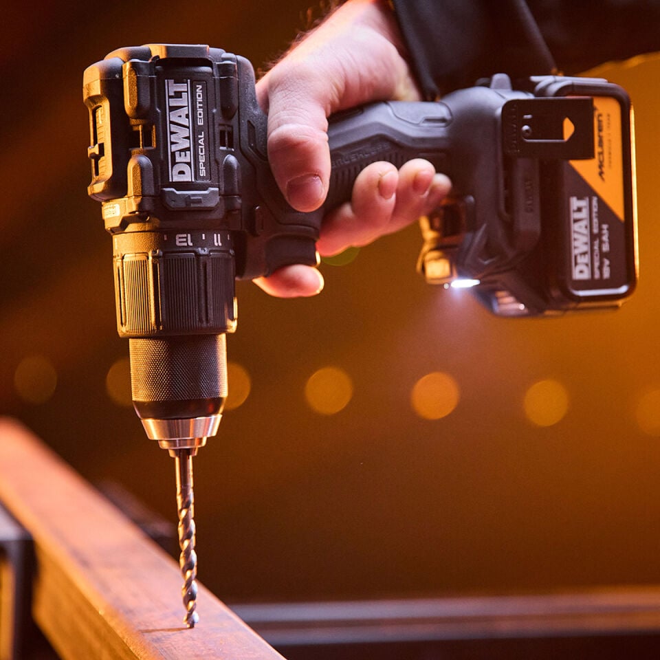 Dewalt DCK2222MP2T McLaren F1 18 V Çift Akülü 5 Ah Elektrikli El Aletleri Seti