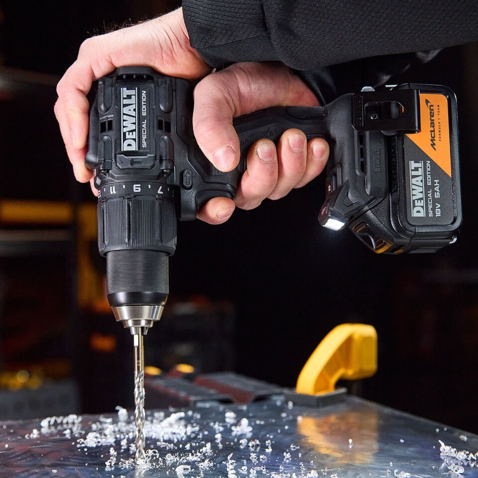 Dewalt DCD86MP2T 18 Volt 5.0Ah Çift Akülü Profesyonel Darbeli Matkap
