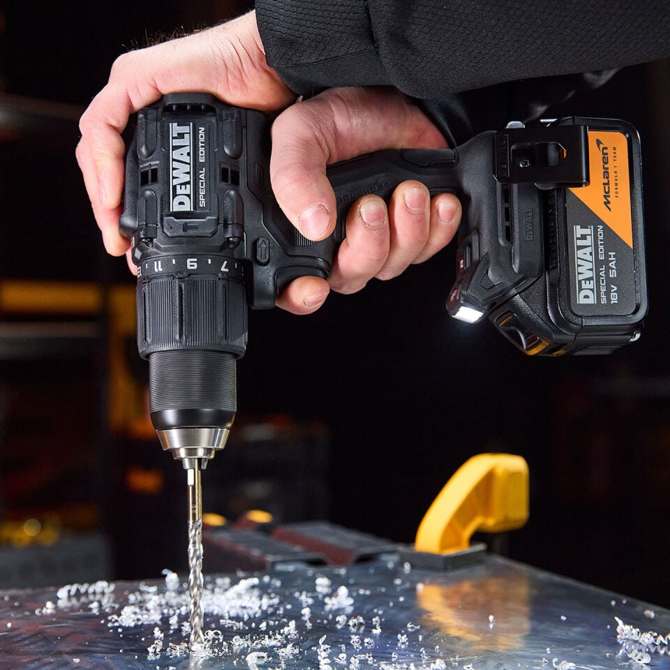 Dewalt DCD86MP2T 18 Volt 5.0Ah Çift Akülü Profesyonel Darbeli Matkap