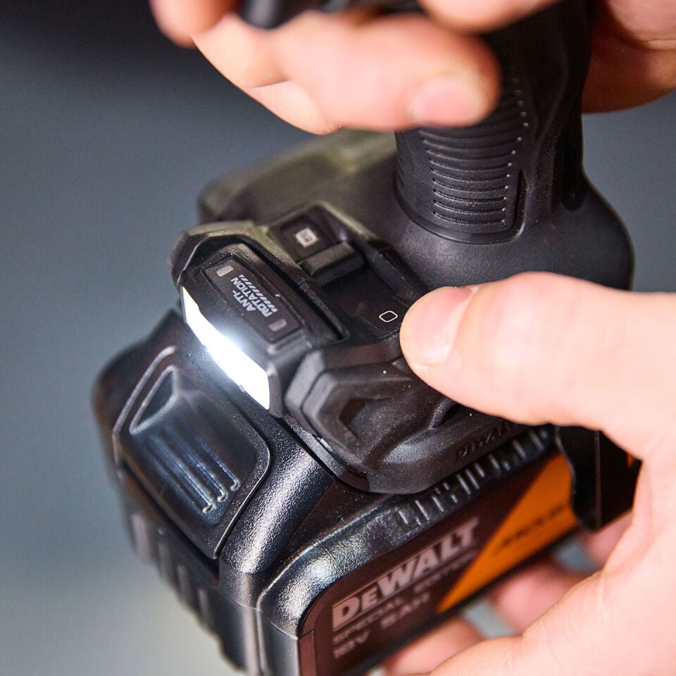 Dewalt DCD86MP2T 18 Volt 5.0Ah Çift Akülü Profesyonel Darbeli Matkap