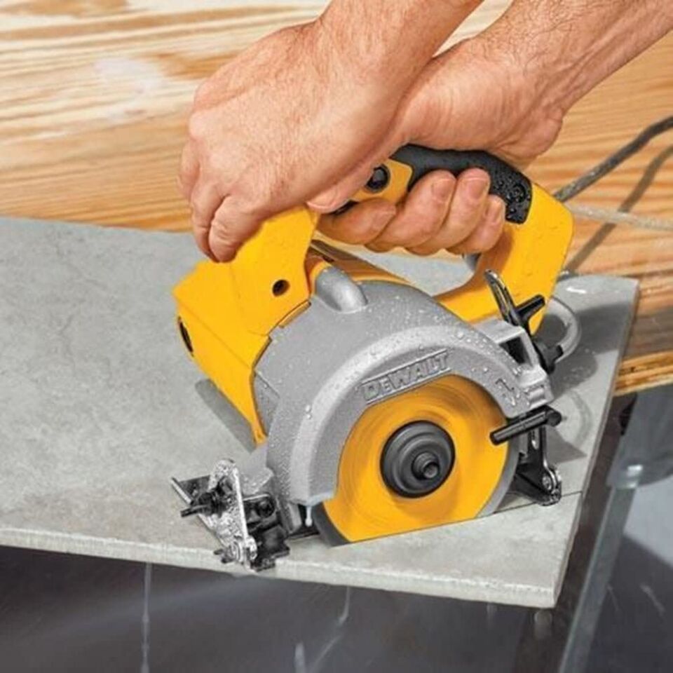 Dewalt 1300W 110mm Sulu Seramik Kesme Makinası DWC410