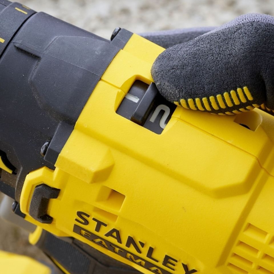 Stanley SCD718D2K Şarjlı Kömürsüz Darbeli Matkap 18V 2.0Ah